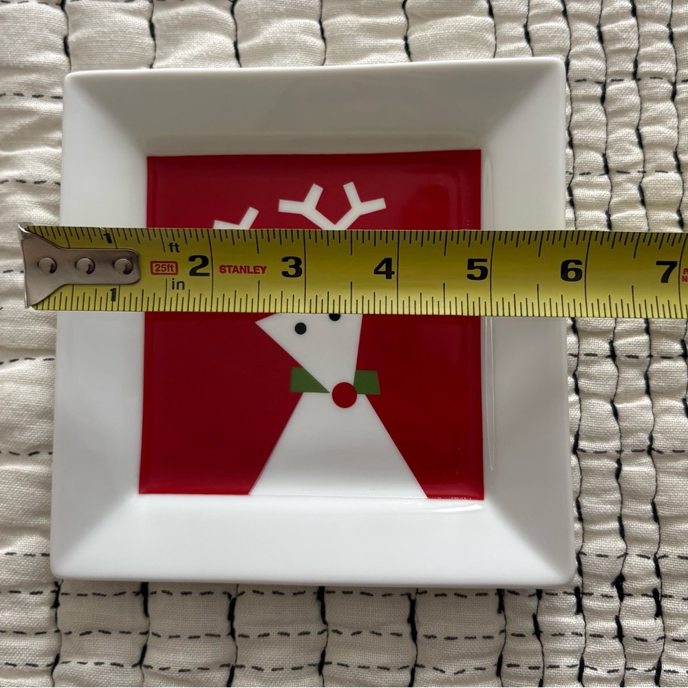 Crate&Barrel Red and White Reindeer Plates. - Picture 4 of 4